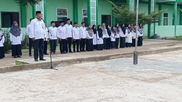 MTsN 2 Tanjung Jabung Barat Laksanakan Upacara Gabungan dengan MA Nurul Iman dalam Memperingati Hari Kebangkitan Nasional ke 116 2024 MTsN 2 Tanjung Jabung Barat Laksanakan Upacara Gabungan dengan MA Nurul Iman dalam Memperingati Hari Kebangkitan Nasional ke 116 2024