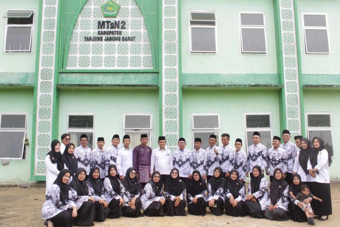 Peringatan Hari Guru Nasional 2025: Menghargai Peran Guru